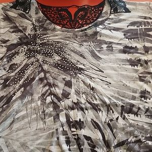 A beautiful light weight short sleeve top